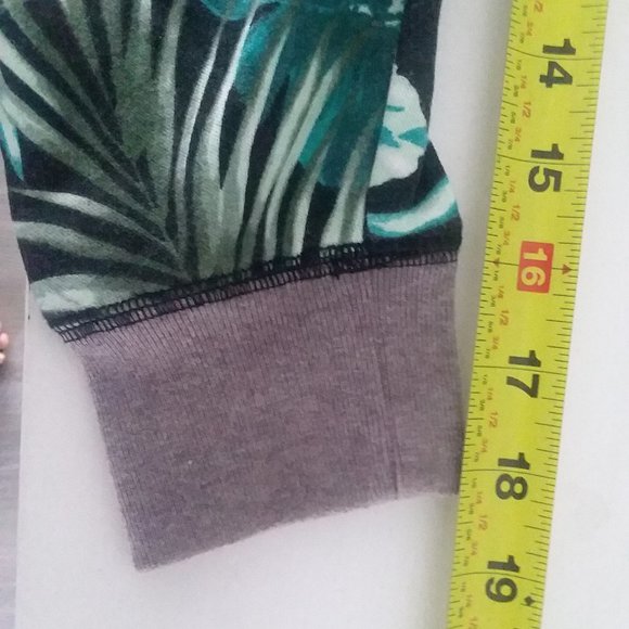 Victoria's Secret PINK Sweater - Picture 5 of 14